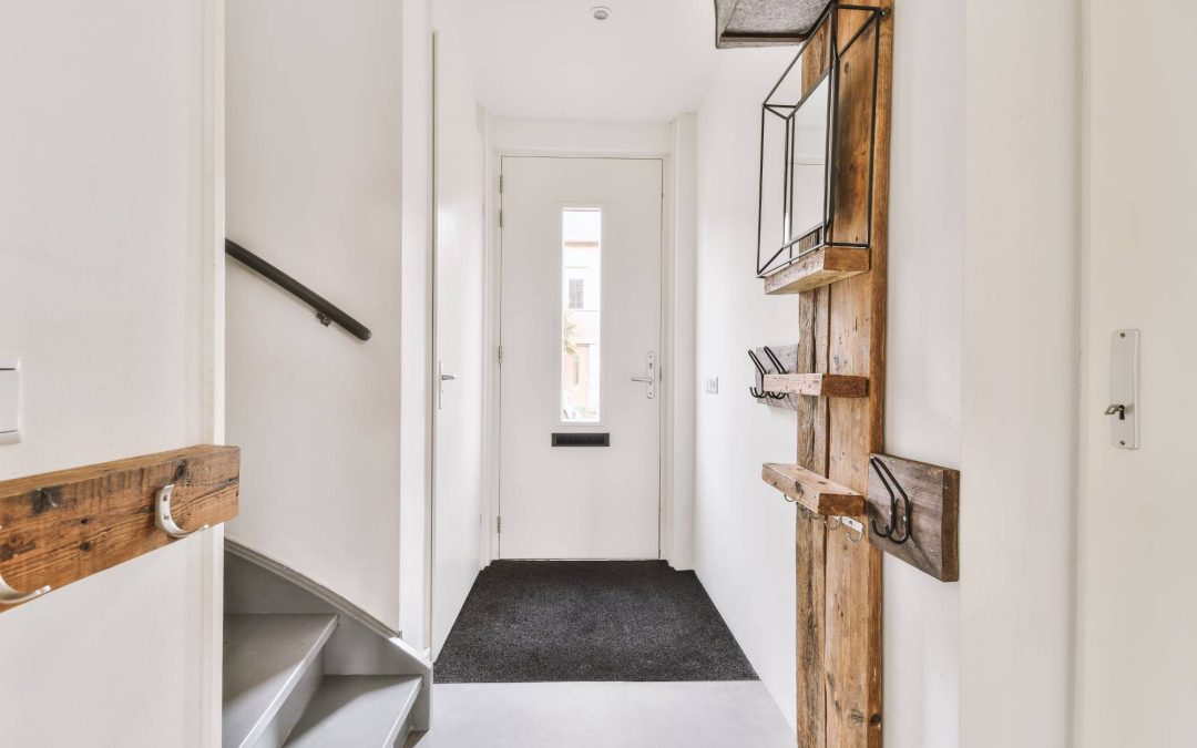 Eteinen, jossa musta kuramatto.